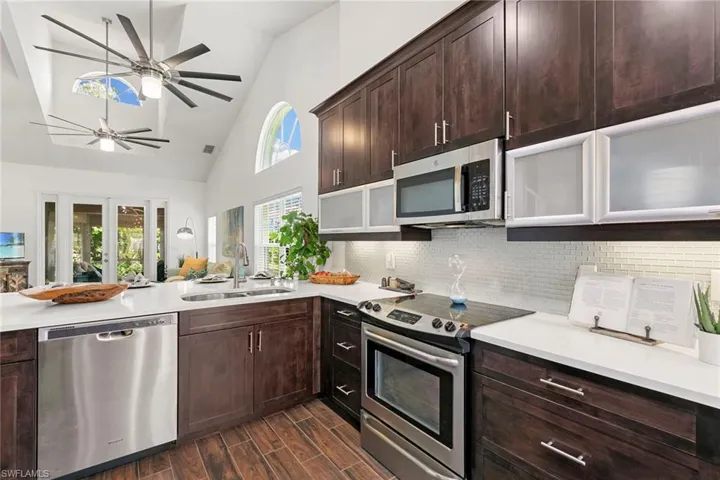 1733  San Bernadino  WAY, Naples, FL 34109