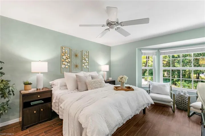 1733  San Bernadino  WAY, Naples, FL 34109