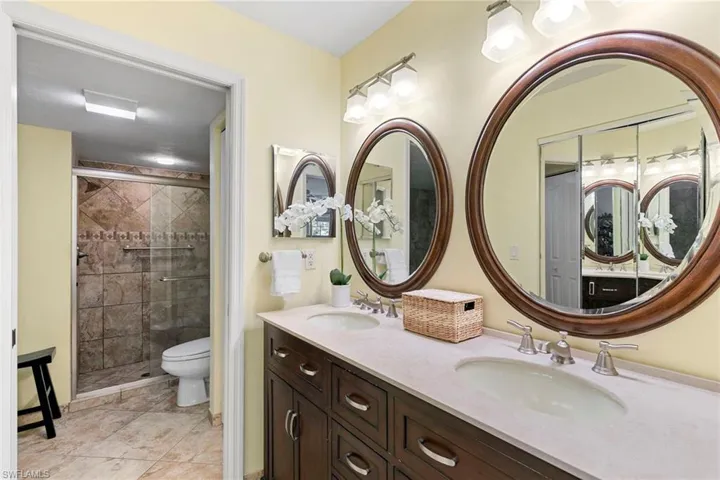 1733  San Bernadino  WAY, Naples, FL 34109