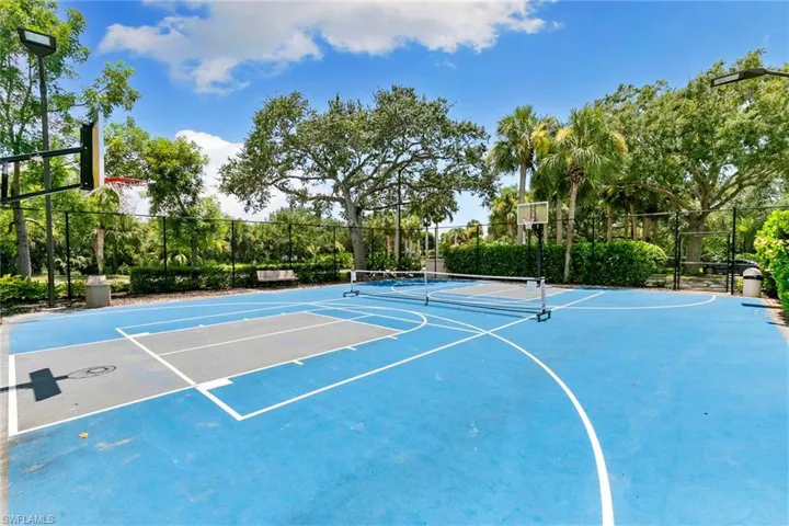 1733  San Bernadino  WAY, Naples, FL 34109