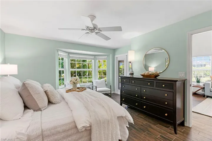 1733  San Bernadino  WAY, Naples, FL 34109
