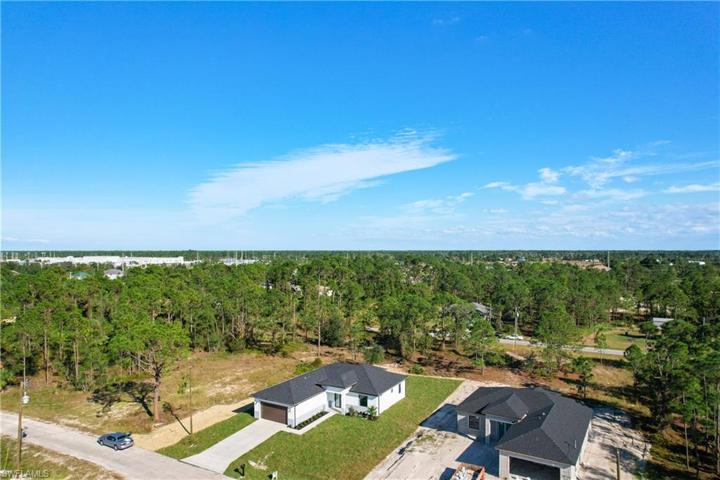 2906 3rd ST SW, LEHIGH ACRES FL 33976