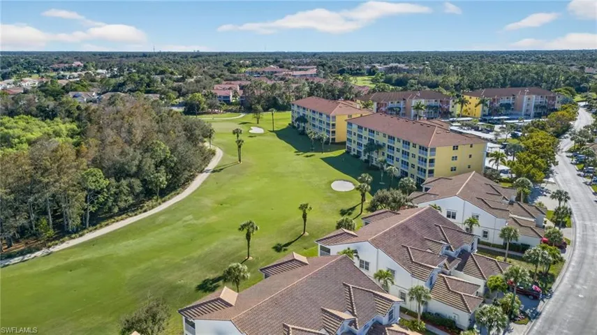 Bird's eye view of apartment complex and a golf club