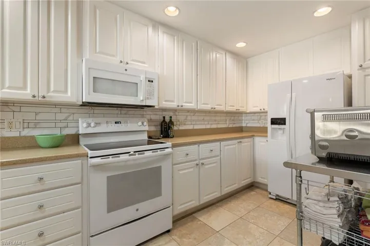 15594 Latitude Dr Bonita Springs FL 34135- - Kitchen