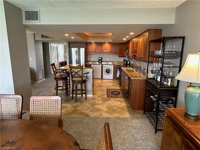 2305  Gulf Shore N BLVD, Naples, FL 34103