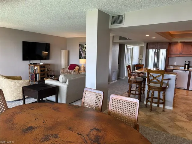 2305  Gulf Shore N BLVD, Naples, FL 34103