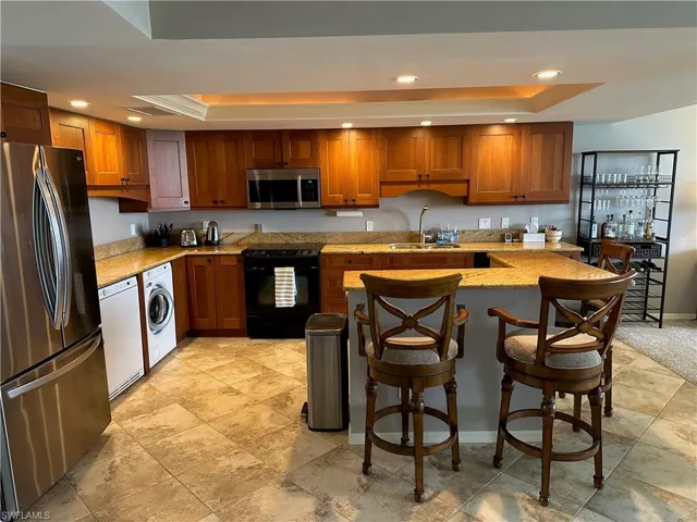 2305  Gulf Shore N BLVD, Naples, FL 34103