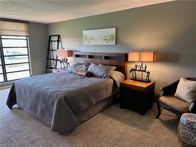 2305  Gulf Shore N BLVD, Naples, FL 34103