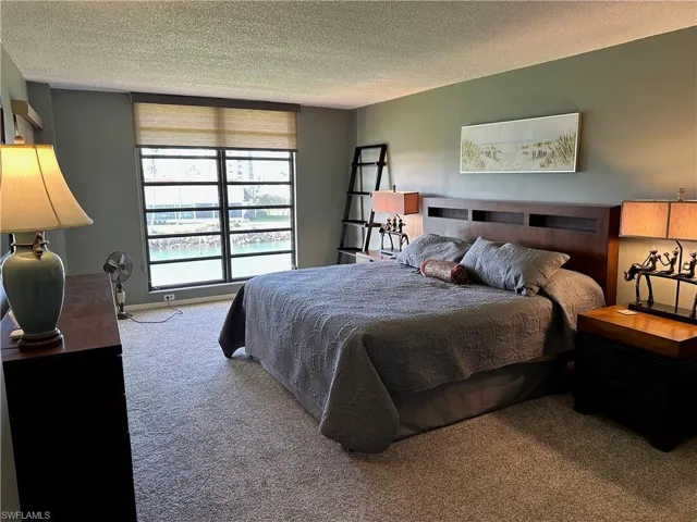 2305  Gulf Shore N BLVD, Naples, FL 34103