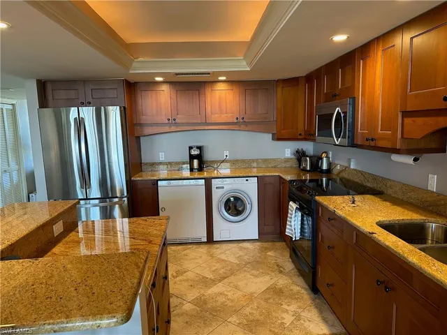 2305  Gulf Shore N BLVD, Naples, FL 34103