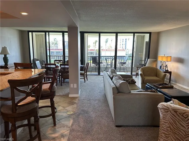 2305  Gulf Shore N BLVD, Naples, FL 34103