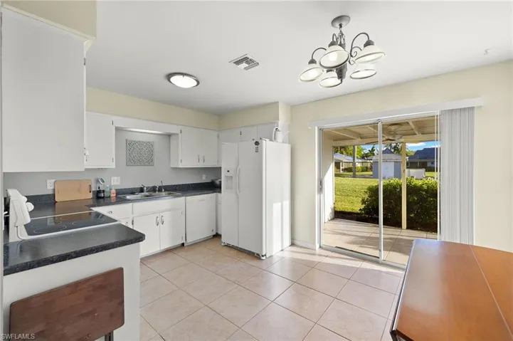 654  Palm View  DR, Naples, FL 34110