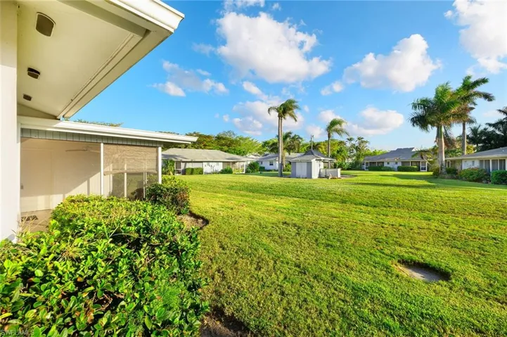 654  Palm View  DR, Naples, FL 34110