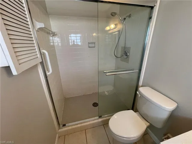 654  Palm View  DR, Naples, FL 34110
