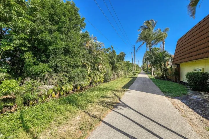 Walking and bike path