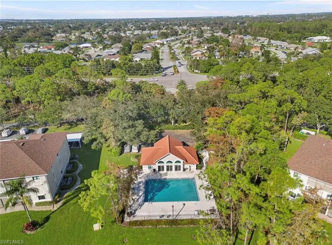 5733  Deauville  CIR, Naples, FL 34112