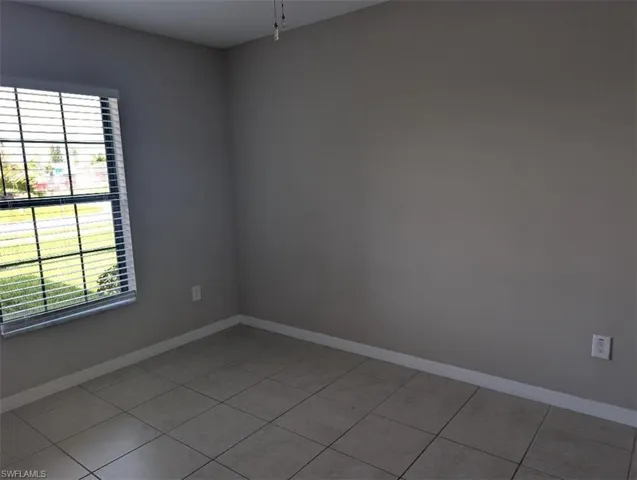 1935 Ne 6th St, Cape Coral, Florida 33909