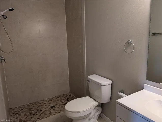 1935 Ne 6th St, Cape Coral, Florida 33909