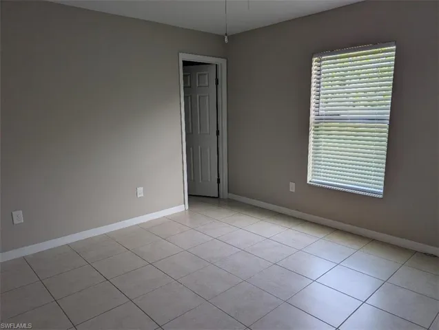 1935 Ne 6th St, Cape Coral, Florida 33909