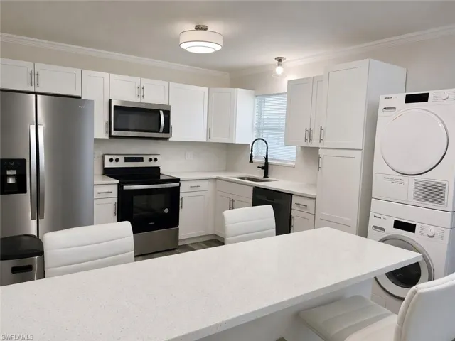 3325 Airport Rd N R4, Naples, Florida 34105