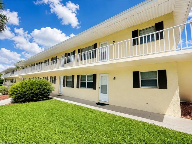 Convenient first floor end unit