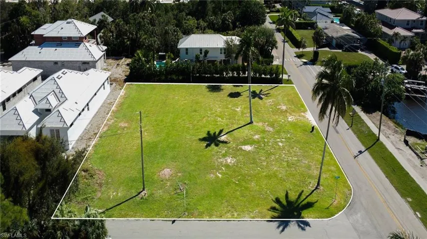 1427  Sandpiper  ST, Naples, FL 34102
