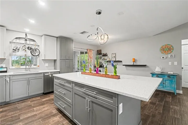 402 SE 8th  ST, Cape Coral, FL 33990