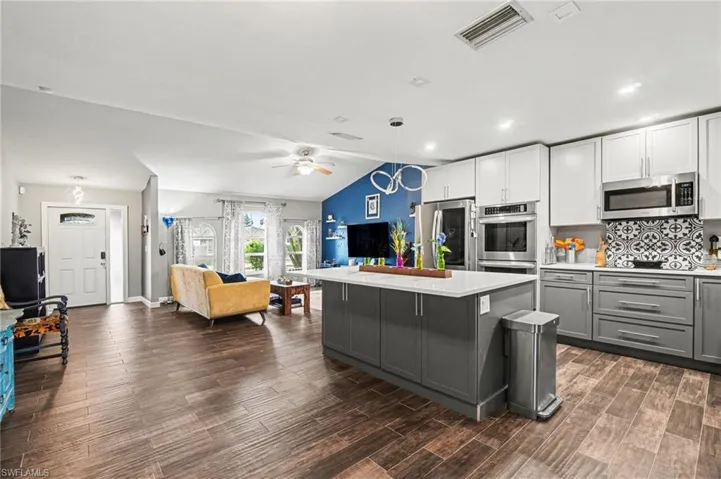 402 SE 8th  ST, Cape Coral, FL 33990