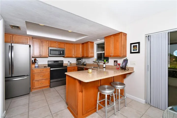 205  Eaglesmere  DR, Lehigh Acres, FL 33936