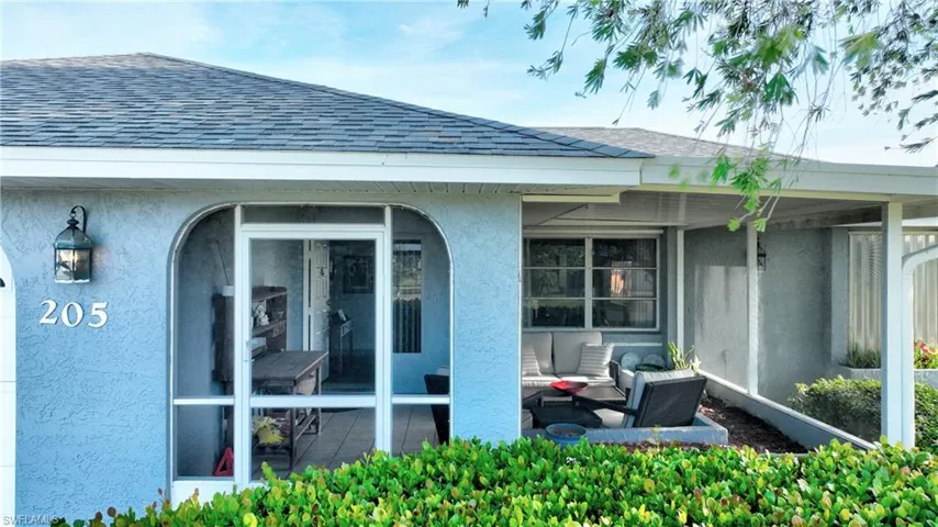 205  Eaglesmere  DR, Lehigh Acres, FL 33936