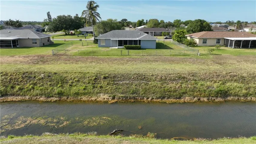 205  Eaglesmere  DR, Lehigh Acres, FL 33936