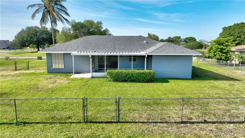 205  Eaglesmere  DR, Lehigh Acres, FL 33936
