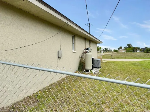 302 Ne 9th Ter, Cape Coral Fl 33909