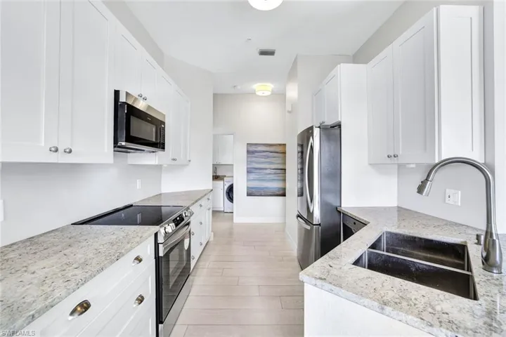 700  L Ambiance  CIR, Naples, FL 34108