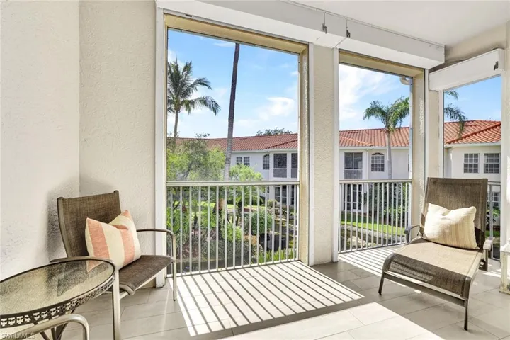 700  L Ambiance  CIR, Naples, FL 34108