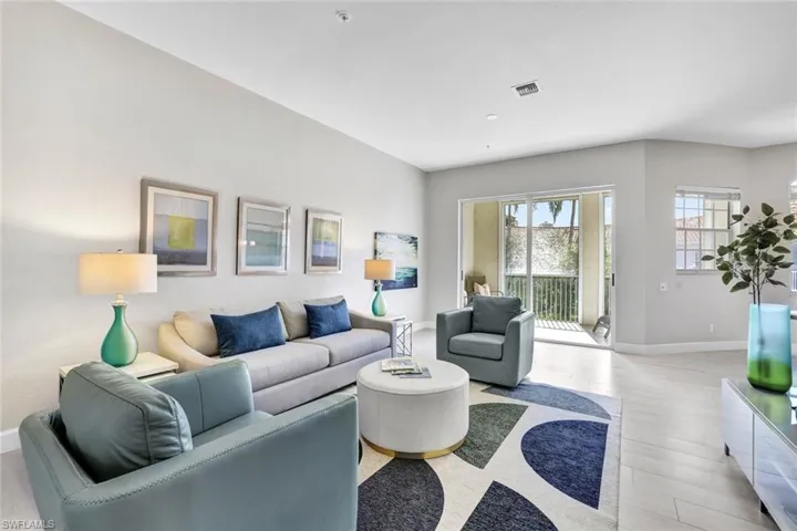700  L Ambiance  CIR, Naples, FL 34108