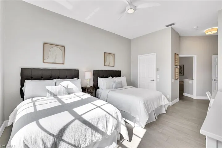 700  L Ambiance  CIR, Naples, FL 34108