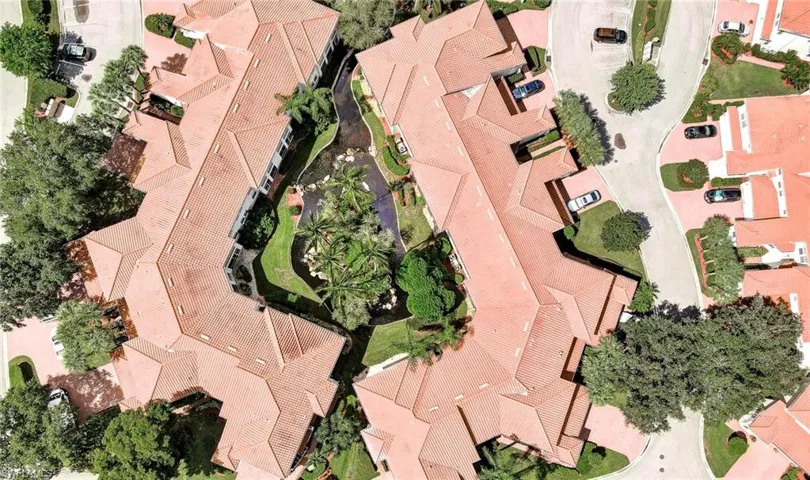 700  L Ambiance  CIR, Naples, FL 34108