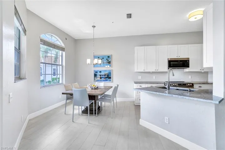 700  L Ambiance  CIR, Naples, FL 34108