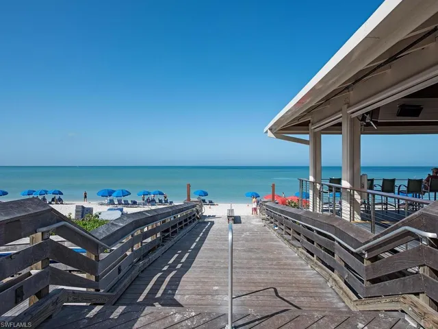 700  L Ambiance  CIR, Naples, FL 34108