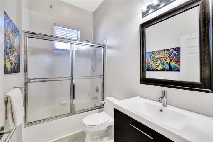 700  L Ambiance  CIR, Naples, FL 34108