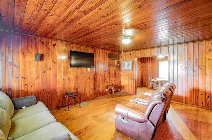 36  Mutt Thomas  RD, Clewiston, FL 33440
