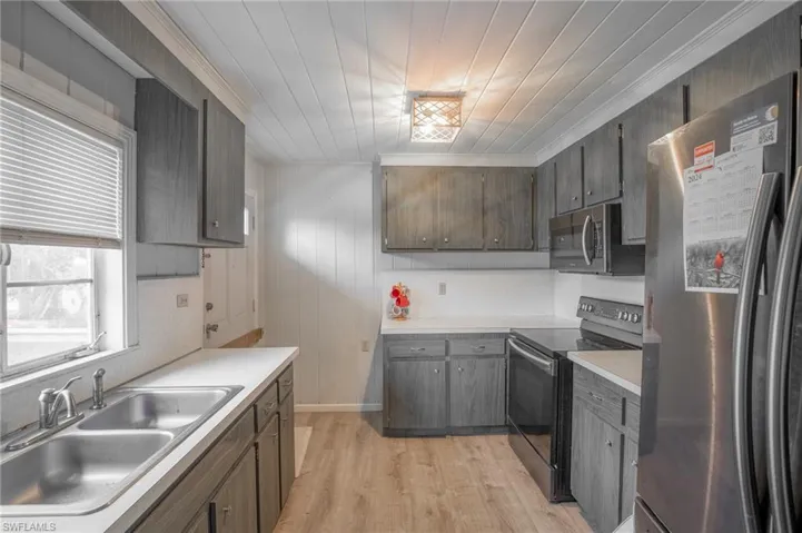 36  Mutt Thomas  RD, Clewiston, FL 33440