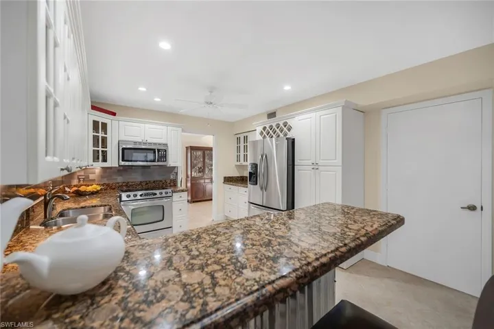 466  Bristle Cone  LN, Naples, FL 34113