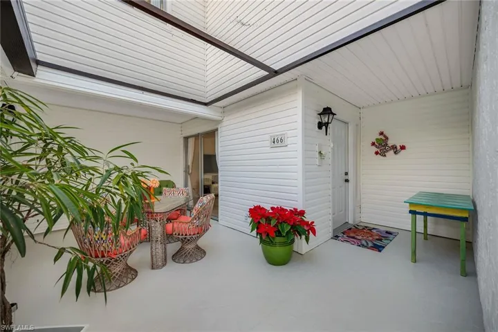 466  Bristle Cone  LN, Naples, FL 34113