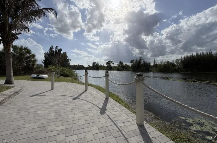 2633 Nw 24th St, Cape Coral, Florida 33993