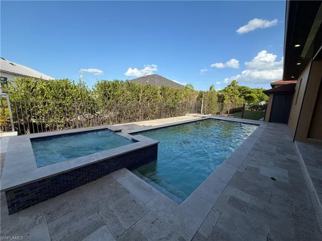 2633 Nw 24th St, Cape Coral, Florida 33993
