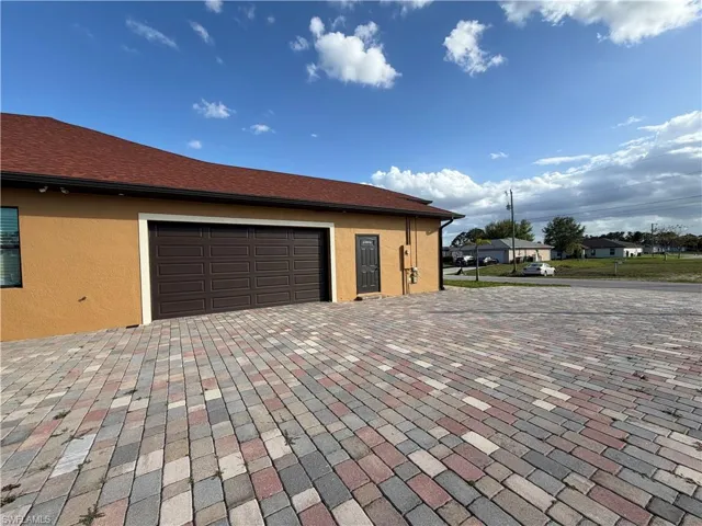 2633 Nw 24th St, Cape Coral, Florida 33993