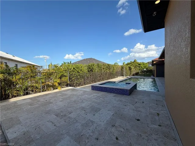 2633 Nw 24th St, Cape Coral, Florida 33993