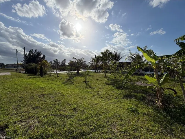 2633 Nw 24th St, Cape Coral, Florida 33993